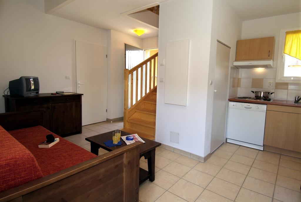 Terres De France - Domaine De Claire Rive Village de vacances 3*