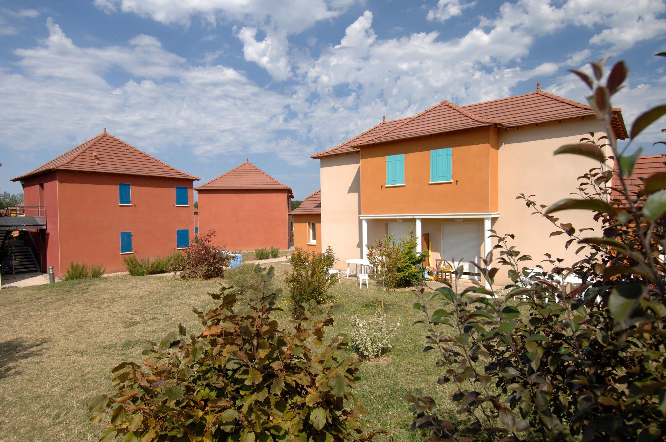Terres De France - Domaine De Claire Rive Village de vacances Prayssac