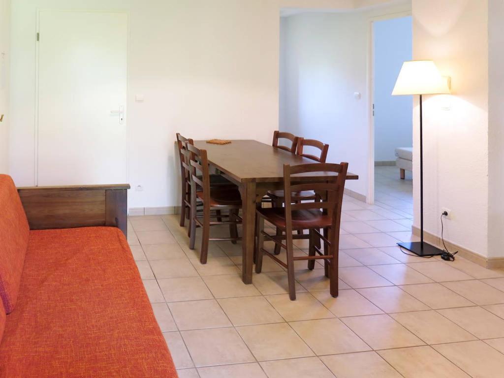 Village de vacances Terres De France - Domaine De Claire Rive 3*