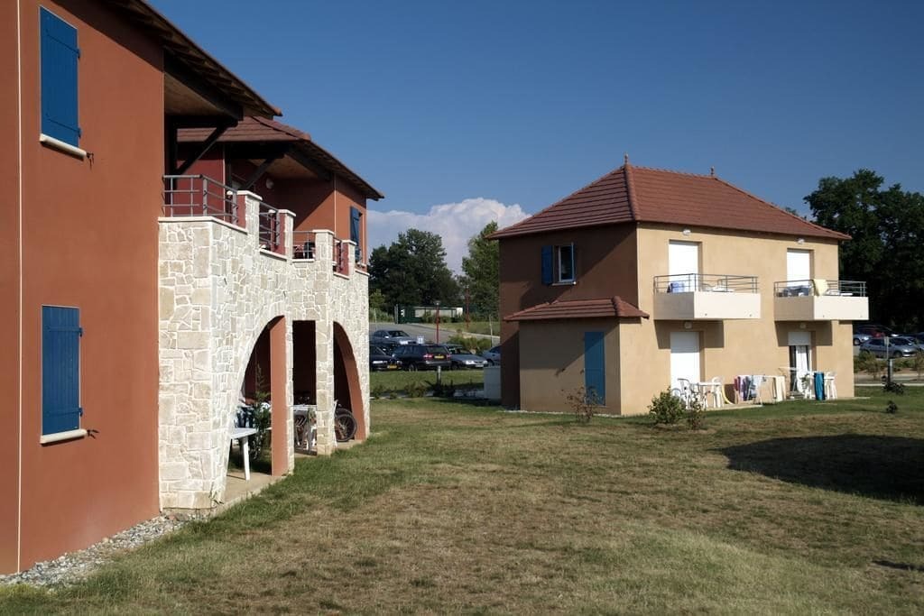 Terres De France - Domaine De Claire Rive Village de vacances Prayssac
