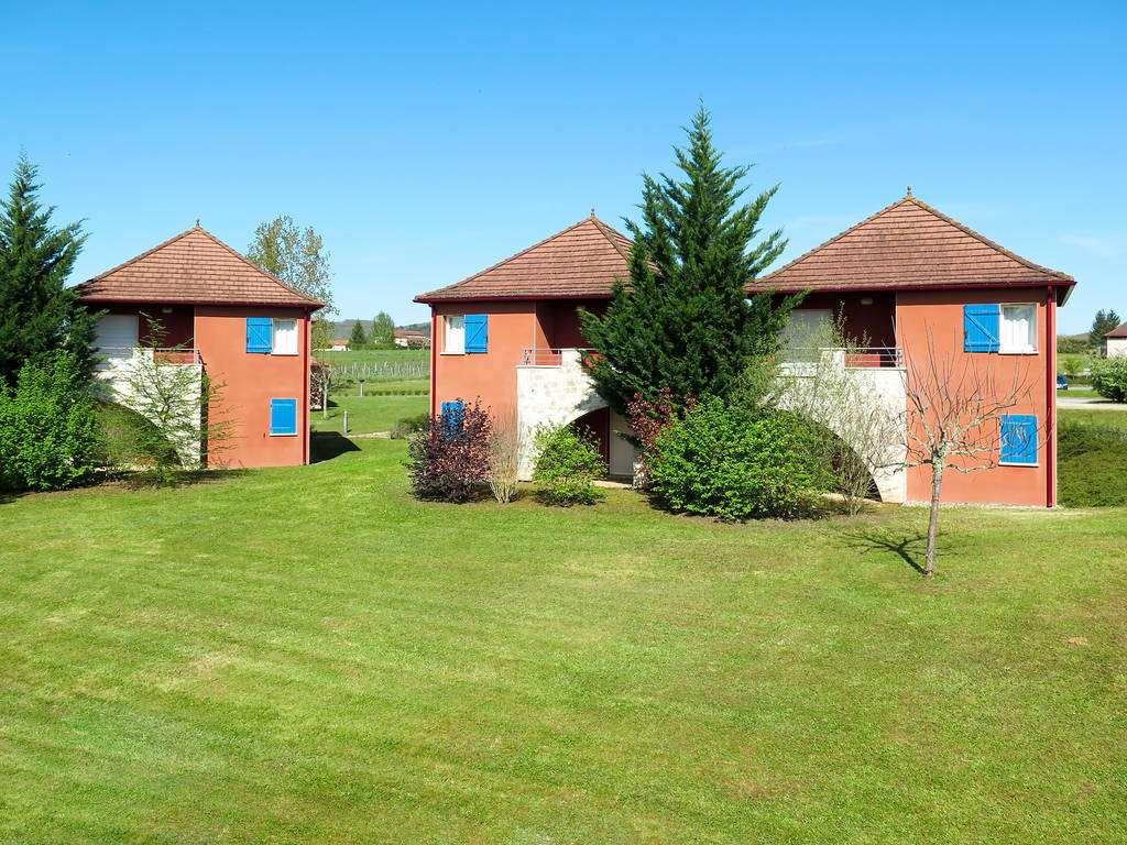 Village de vacances Terres De France - Domaine De Claire Rive 3*