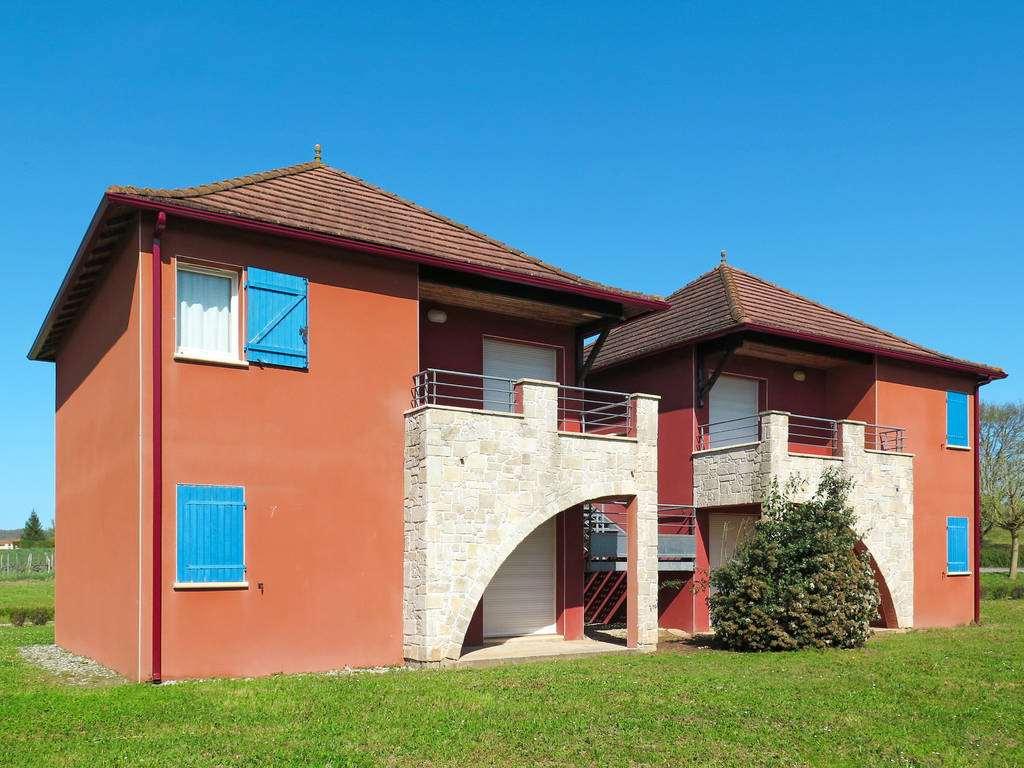 Terres De France - Domaine De Claire Rive Village de vacances 3*